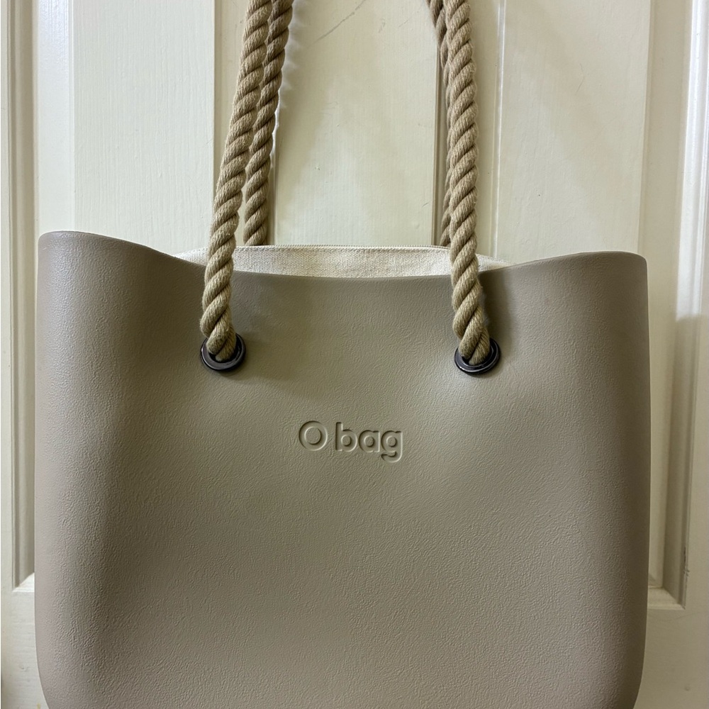 O bag,  Italian handbag known for its customizable design new condition